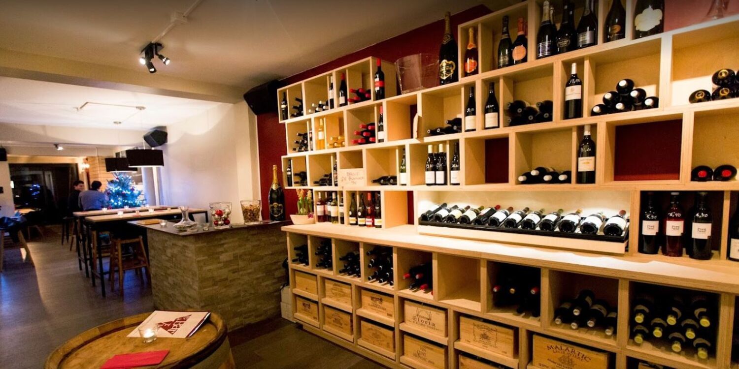 Le Bar À Vins