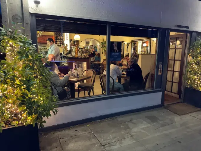 Leonardo Wine Bar