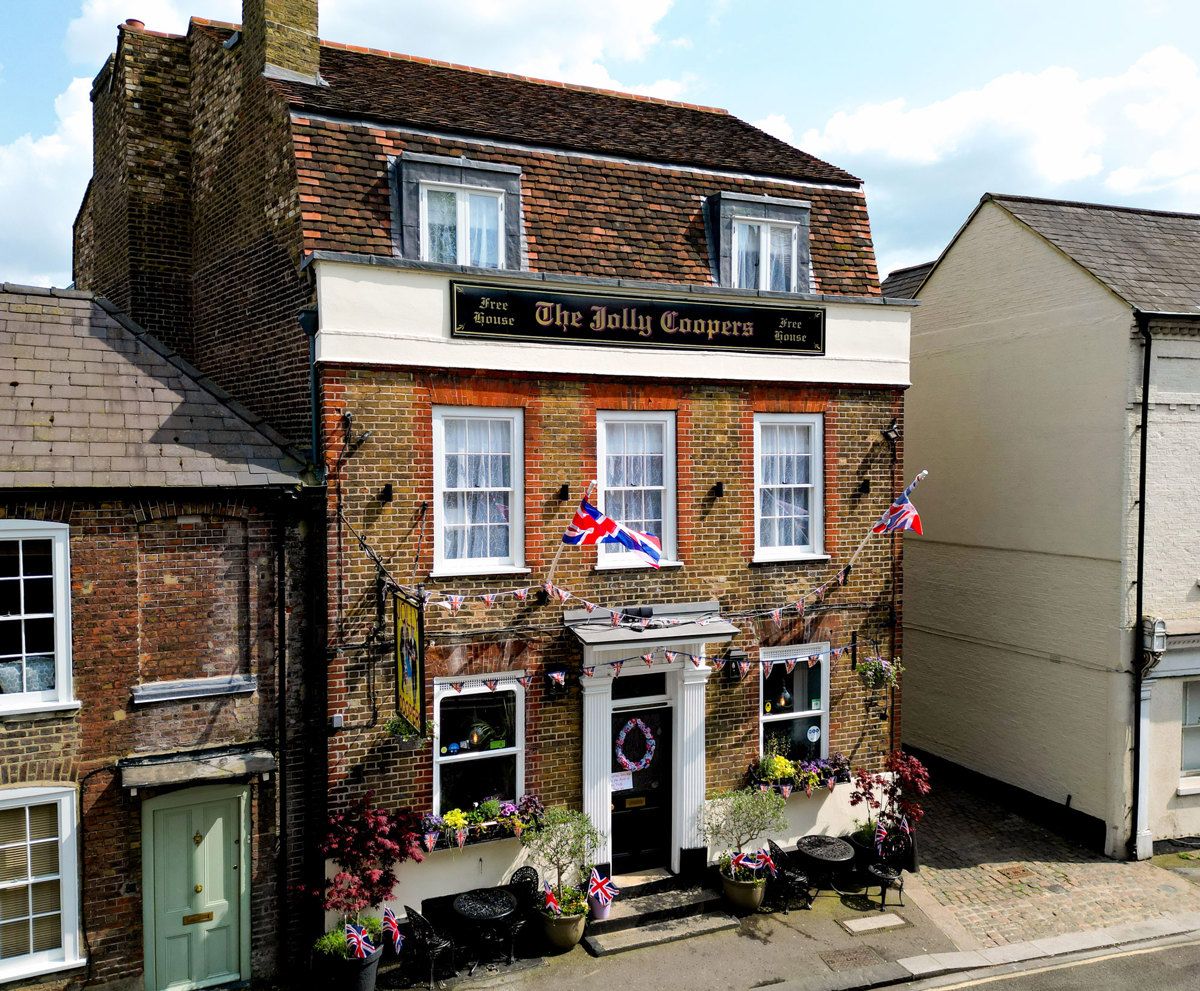 Jolly Coopers Pub