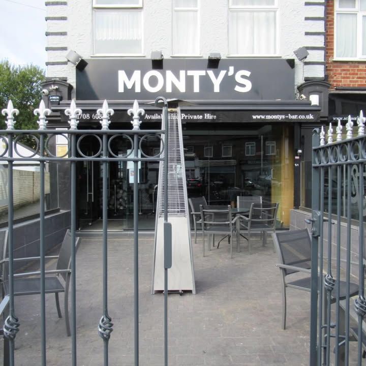 Monty's Bar