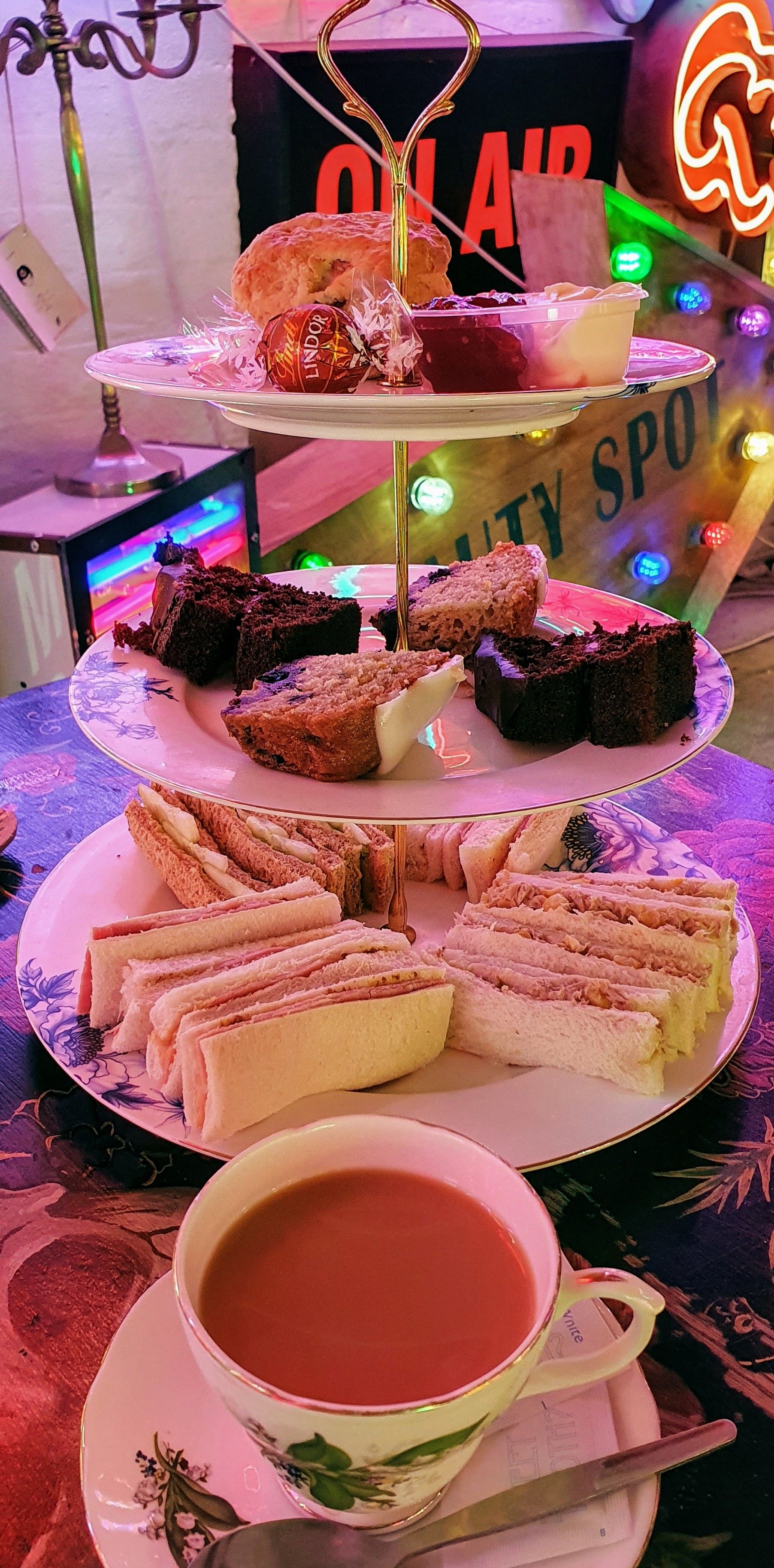 The Rolling Scones Cafe