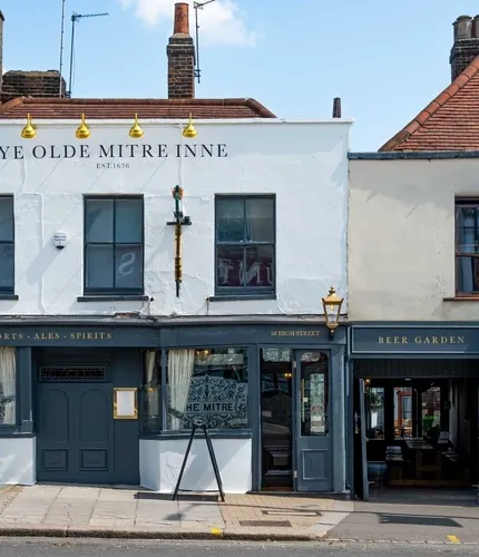Ye Olde Mitre Inne